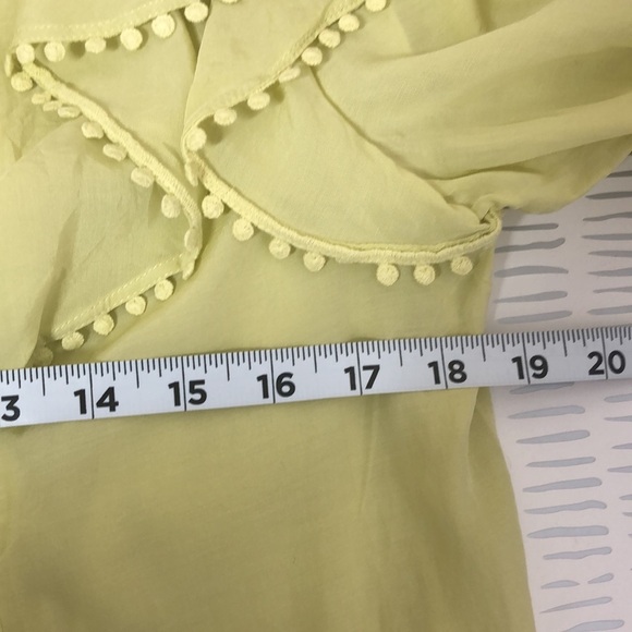 Ann Taylor top ruffles Ligth green more yellowish - Picture 3 of 8